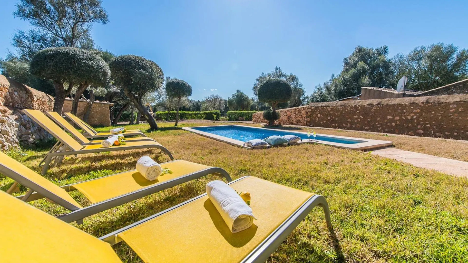3-Bedroom Charming Villa In Mallorca 센세예스 0*,