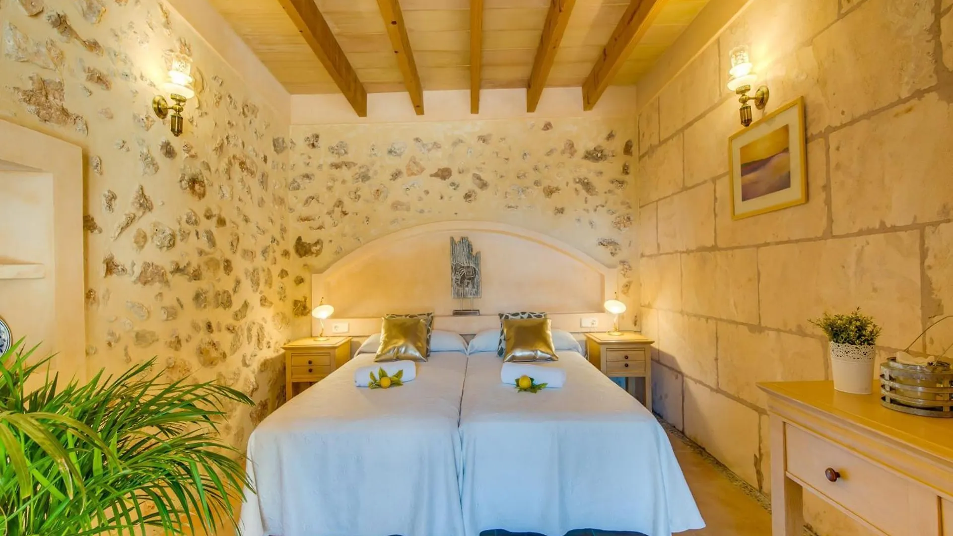 3-Bedroom Charming Villa In Mallorca 森瑟勒斯 0*,